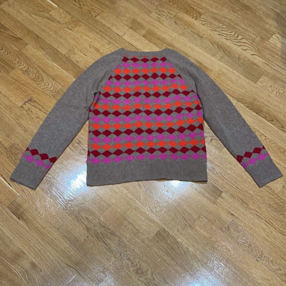 Striking geo print lambs wool sweater - Picture 2 of 3